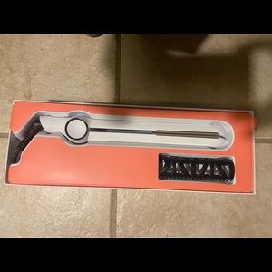 Instyler Cerasilk Straightener *New in Box*